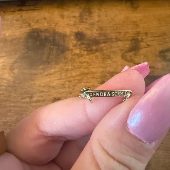 Kendra Scott white opal Necklace - Picture 3 of 3